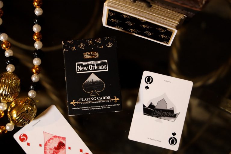 Newtral Groundz Playing Cards